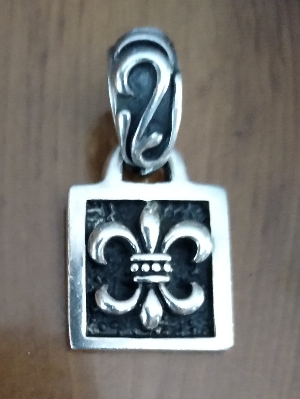 Silpada 925 Silver Fleur De Lis Tag Slide Pendant 7.5 Grams, Excellent Condition